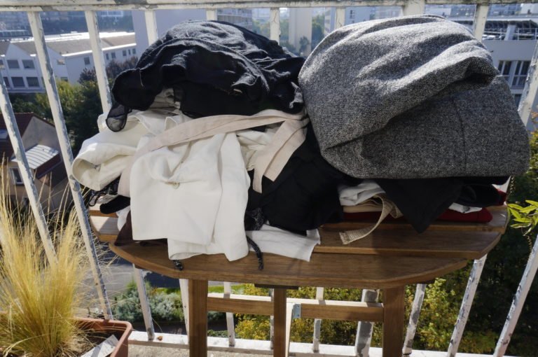Vide dressing vetements Marie Kondo