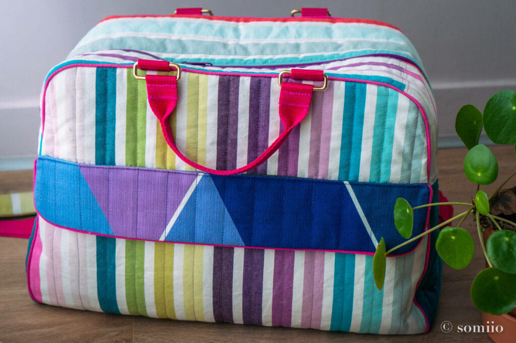 Quilted Duffle Bag (free-pattern • Sew4Home) - SoMiio