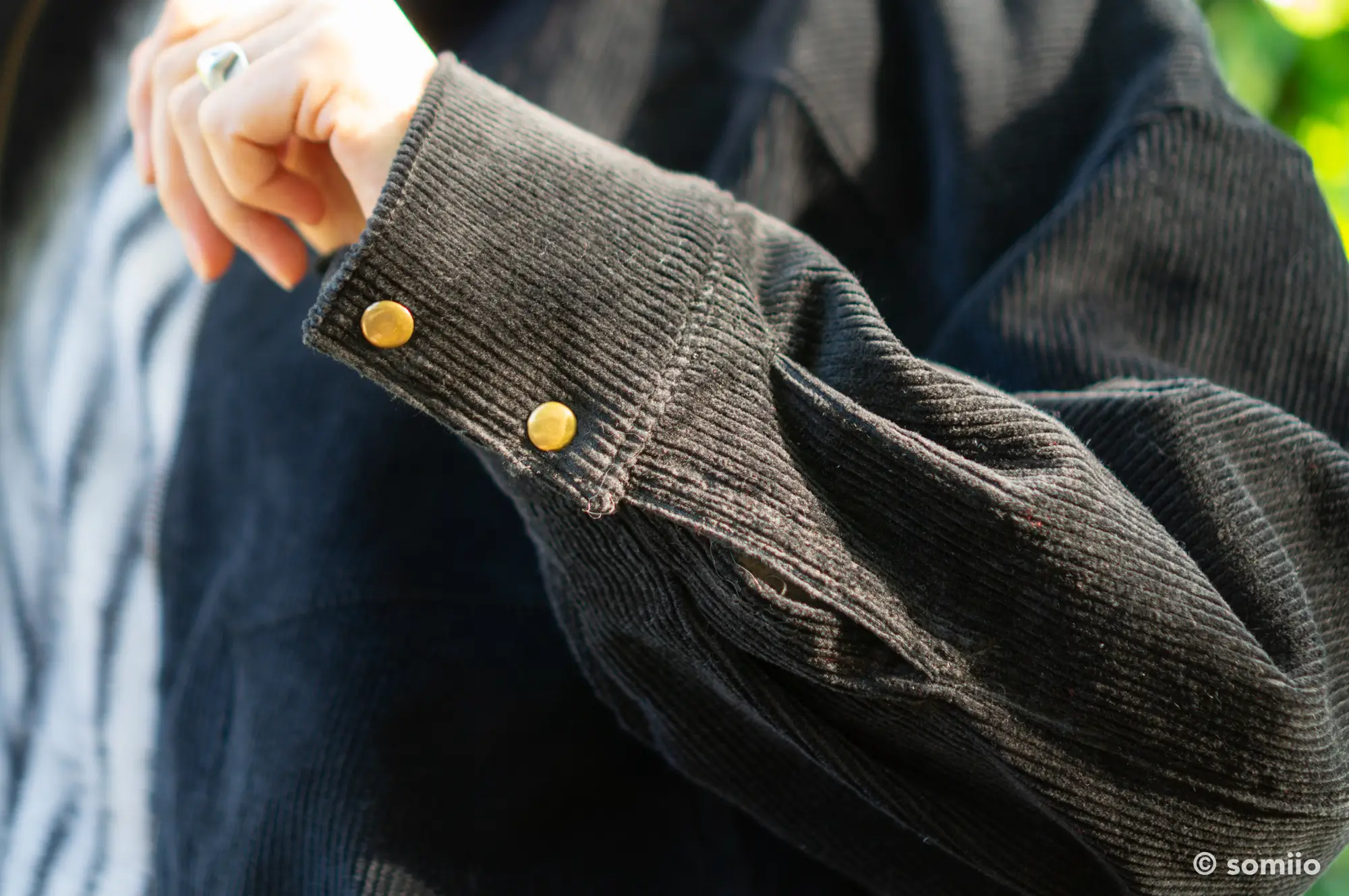 26 04 vesteastridvelour 03