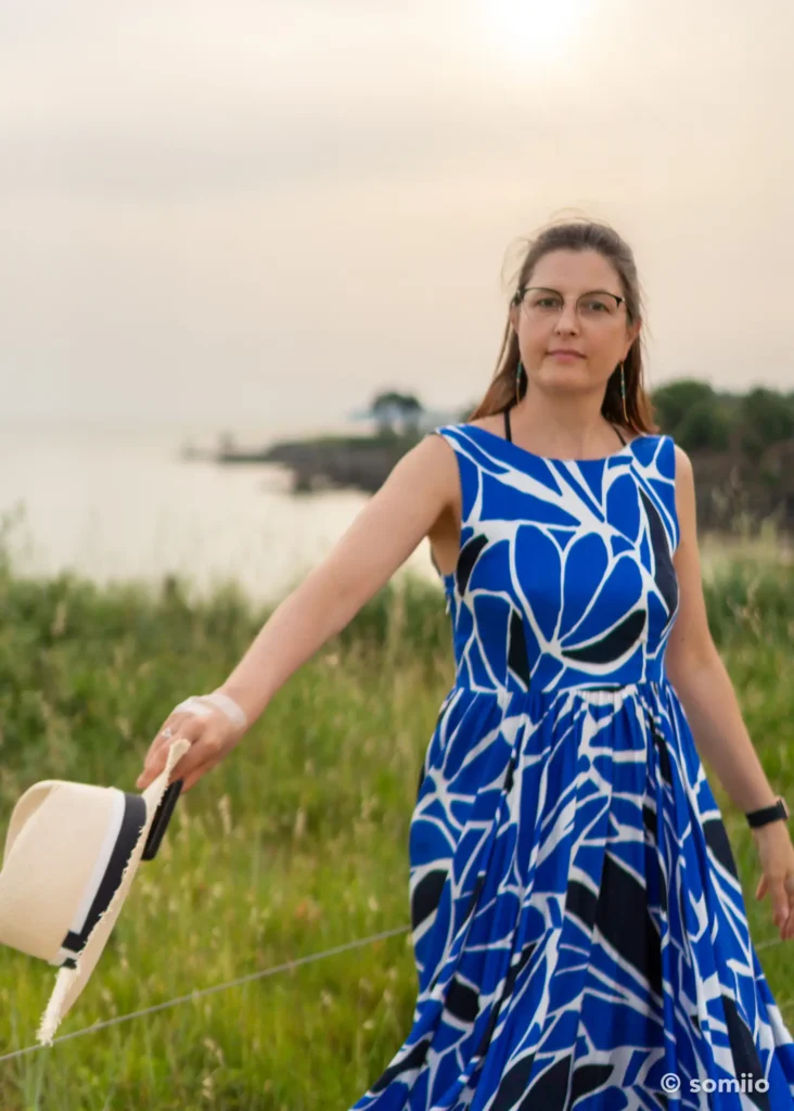 Viscose imprimée à motif végétal choisie pour coudre la robe Circle